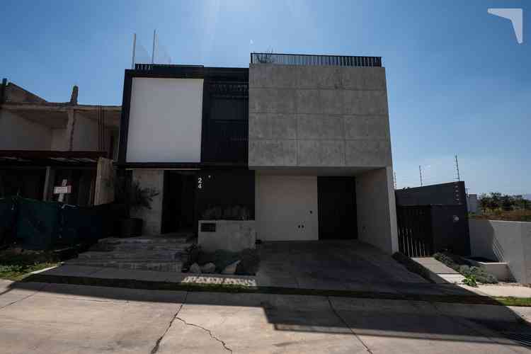 casa en venta avenida paseo de la cantera fraccionamiento valle imperial zapopan jalisco pUmOmM4