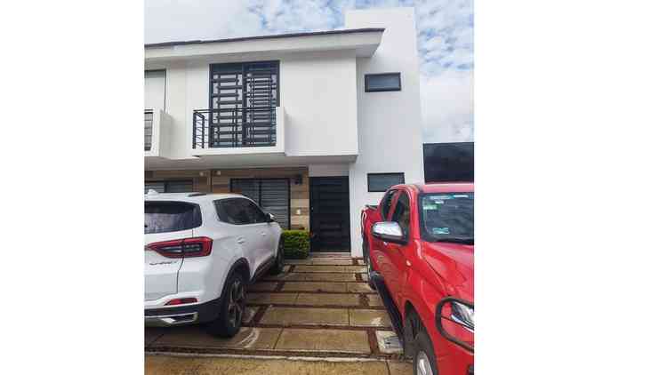 casa en venta avenida altara cortijo san agustin tlajomulco de zuniga jalisco pJmU7Uk