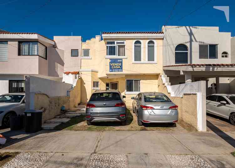 casa en venta avenida novelistas jardines vallarta zapopan jalisco pg45Mlq